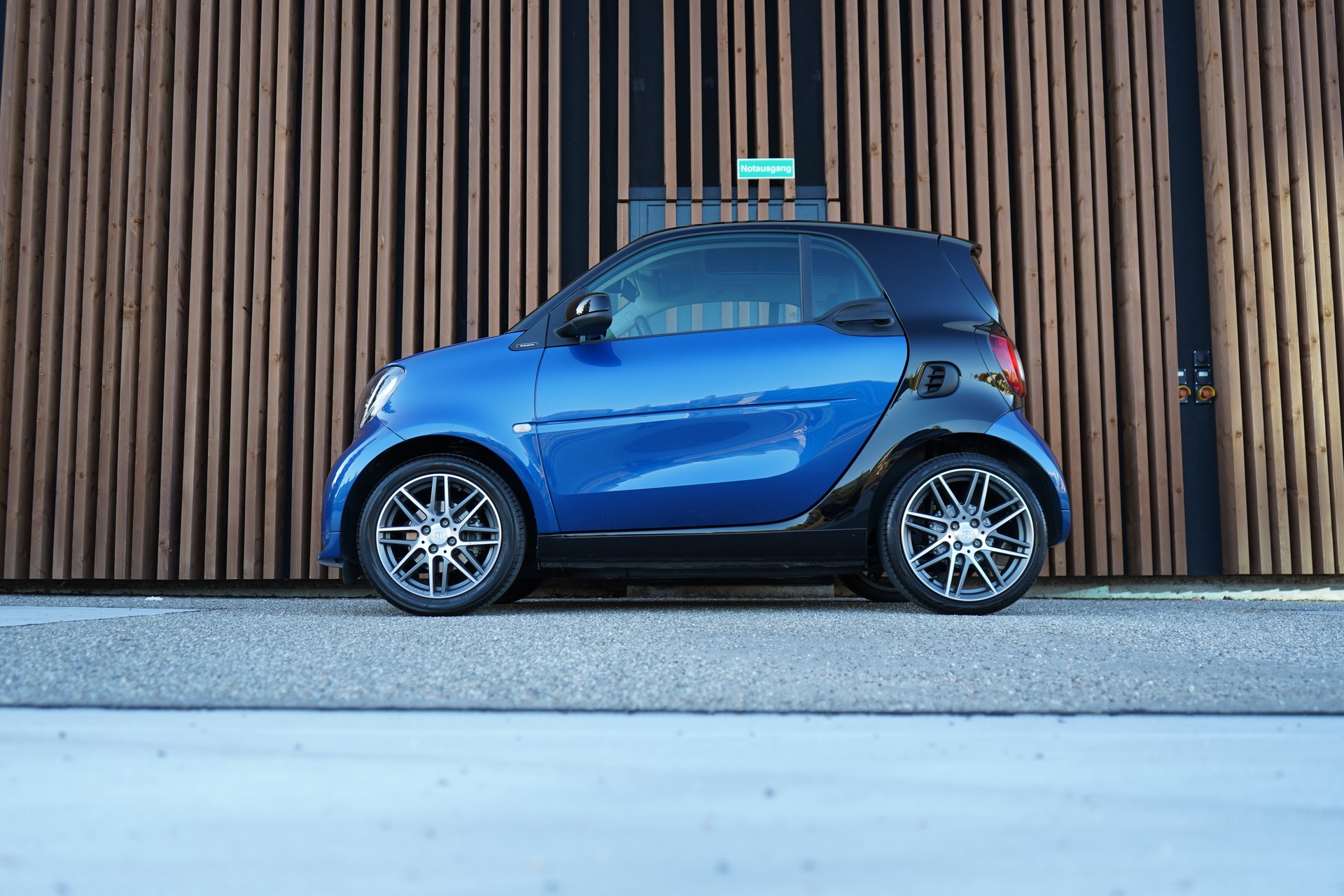SMART FORTWO BRABUS XCLUSIVE TWINMATIC l 109 PS-image-1