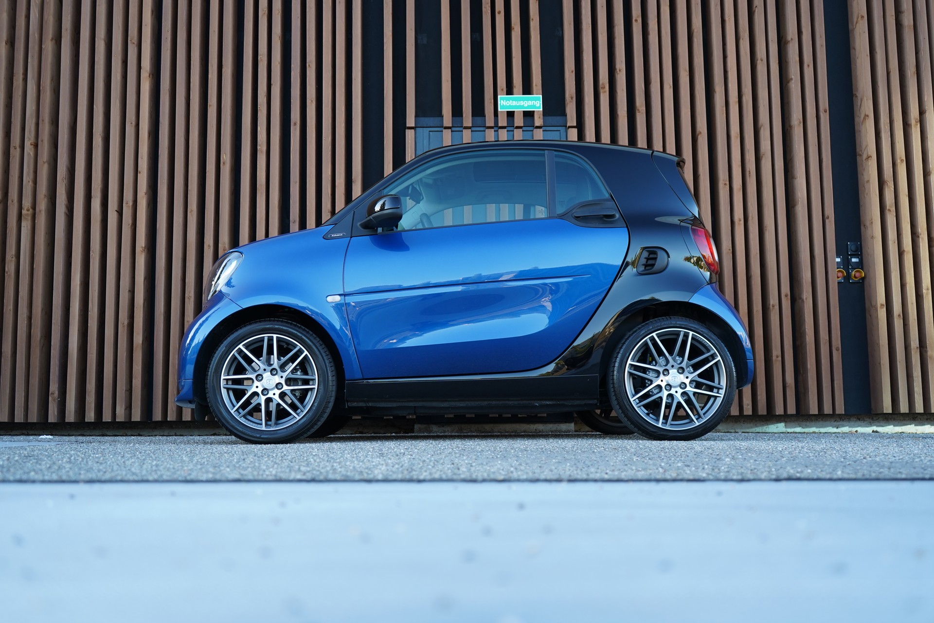 SMART FORTWO BRABUS XCLUSIVE TWINMATIC l 109 PS-image-3