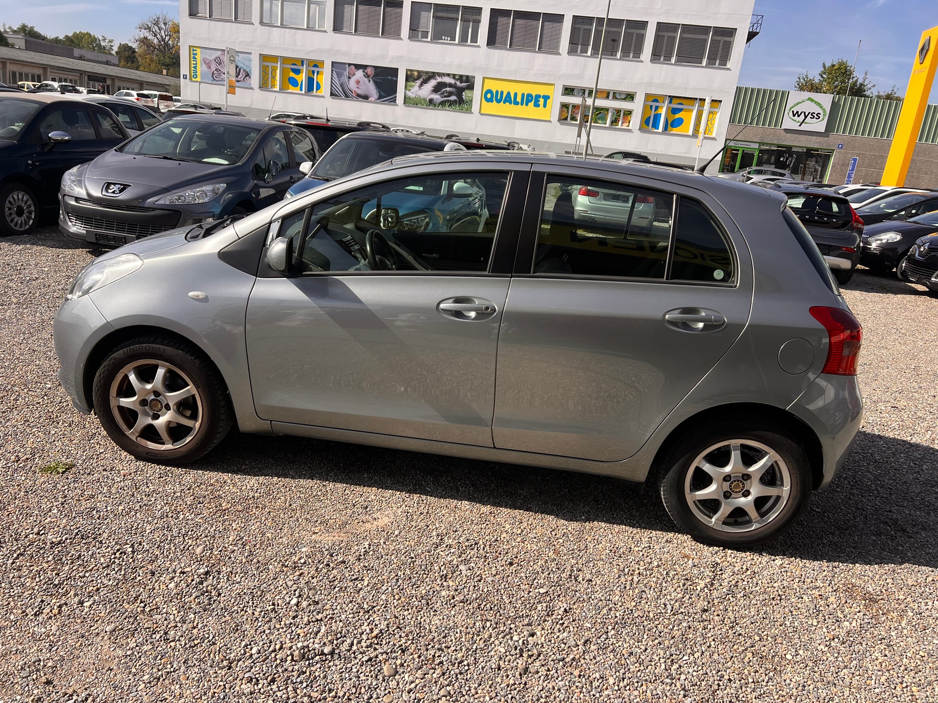 TOYOTA Yaris 1.3 Linea Sol-image-6