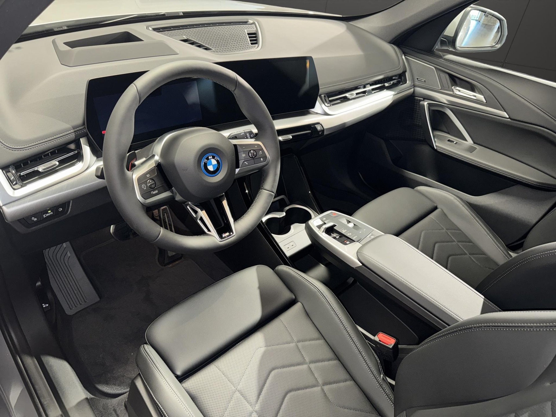 BMW iX1 U11 20 eDrive-image-8