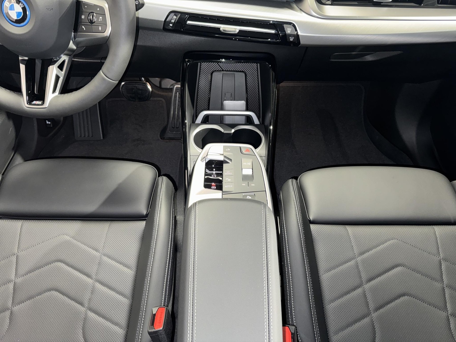 BMW iX1 U11 20 eDrive-image-13
