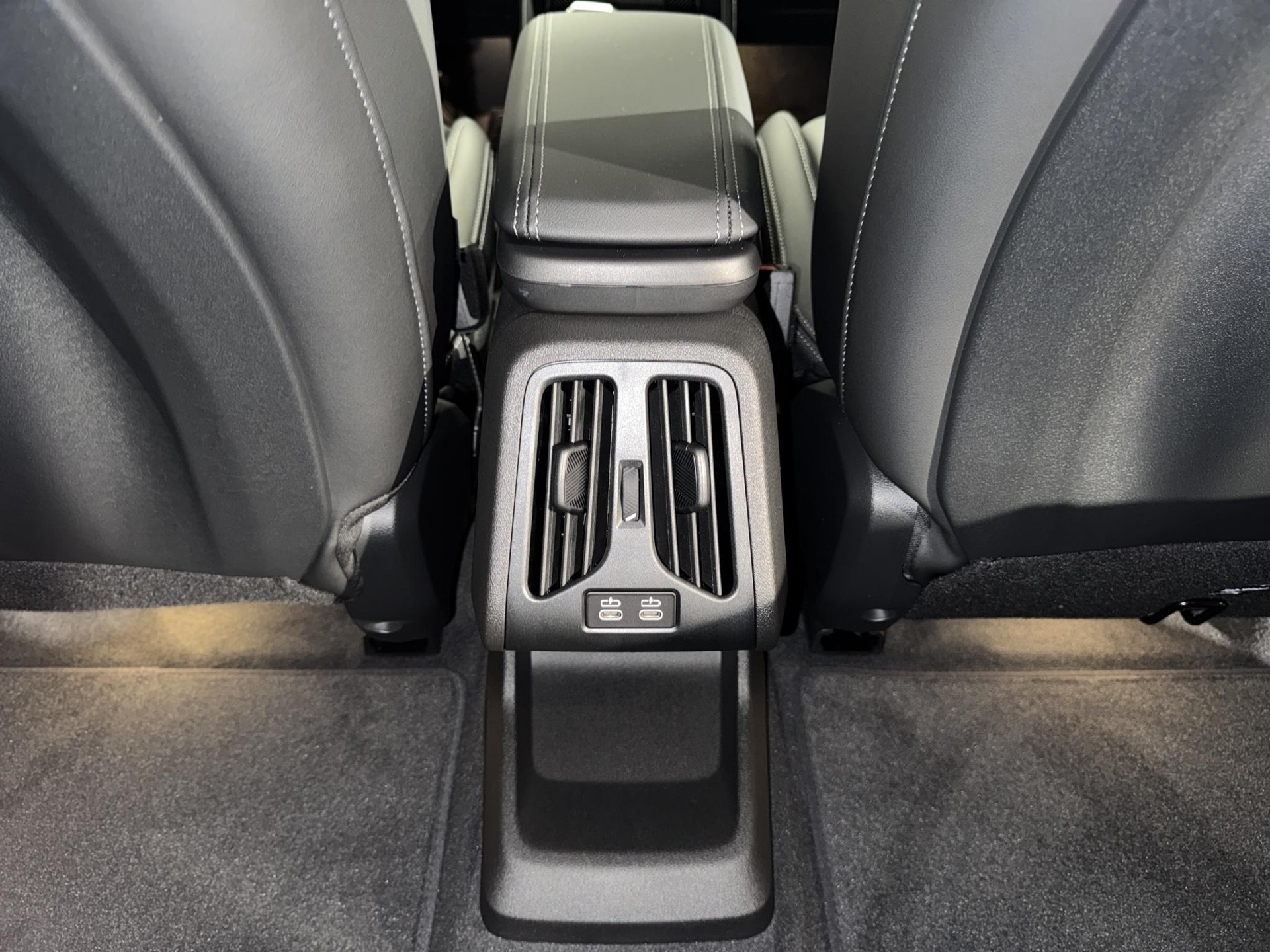 BMW iX1 U11 20 eDrive-image-19