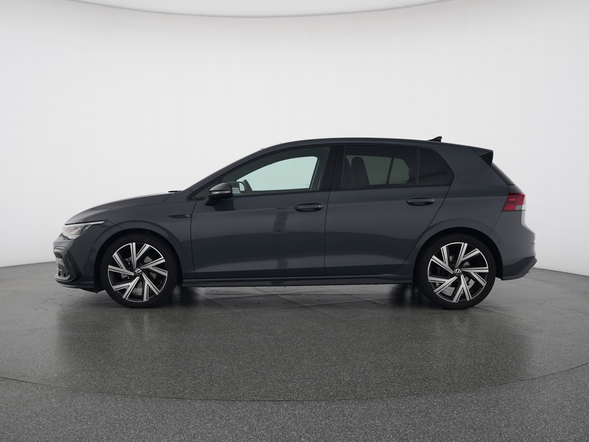 VW Golf 1.5 eTSI mHEV ACT R-Line DSG-image-1