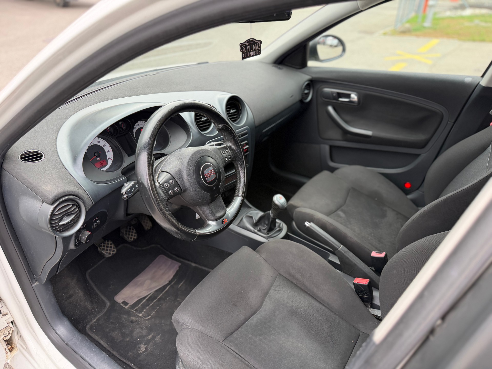 SEAT Ibiza 1.8 20V Turbo FR-image-6