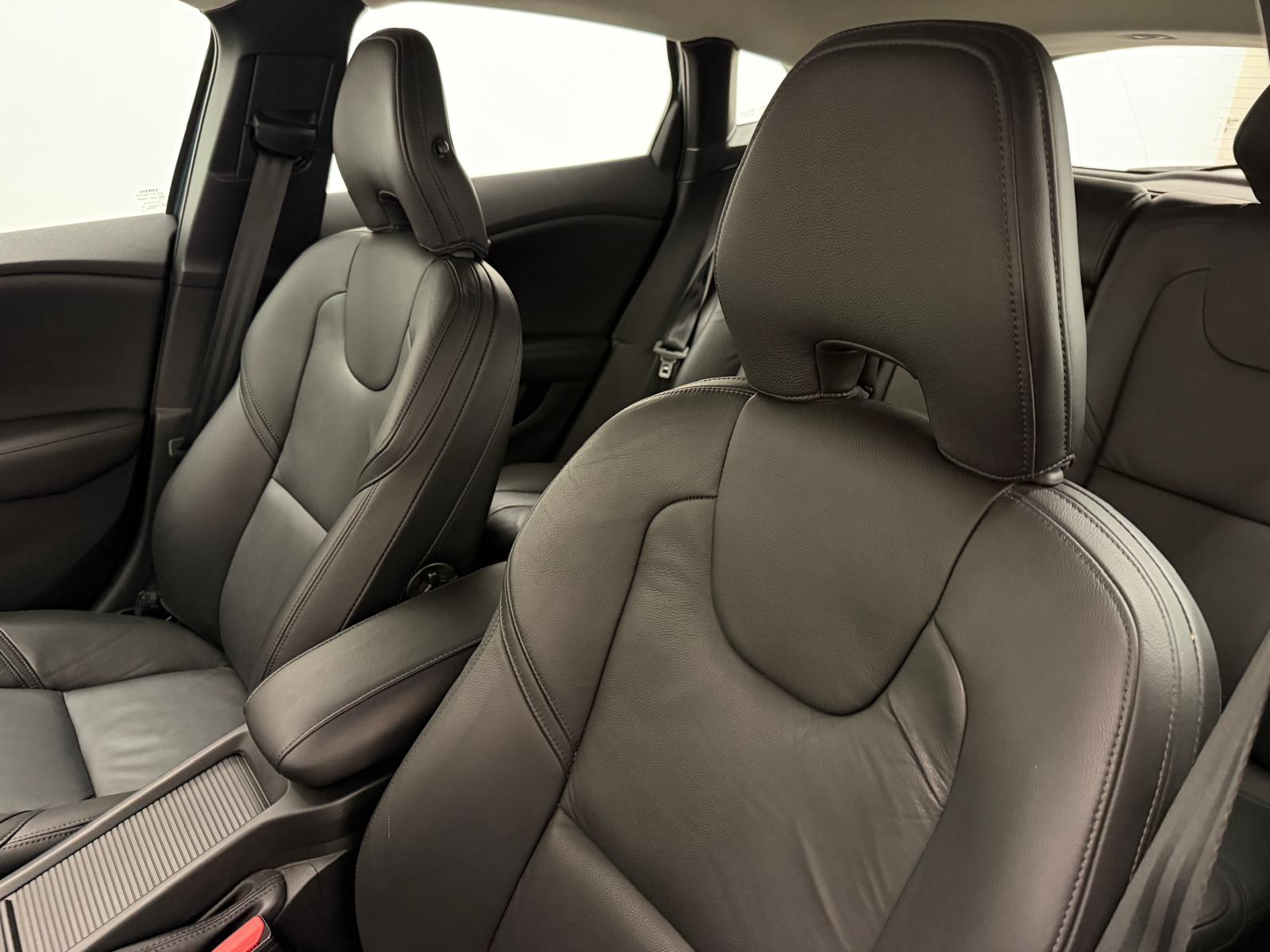VOLVO V40 2.0 D3 Summum S/S-image-12