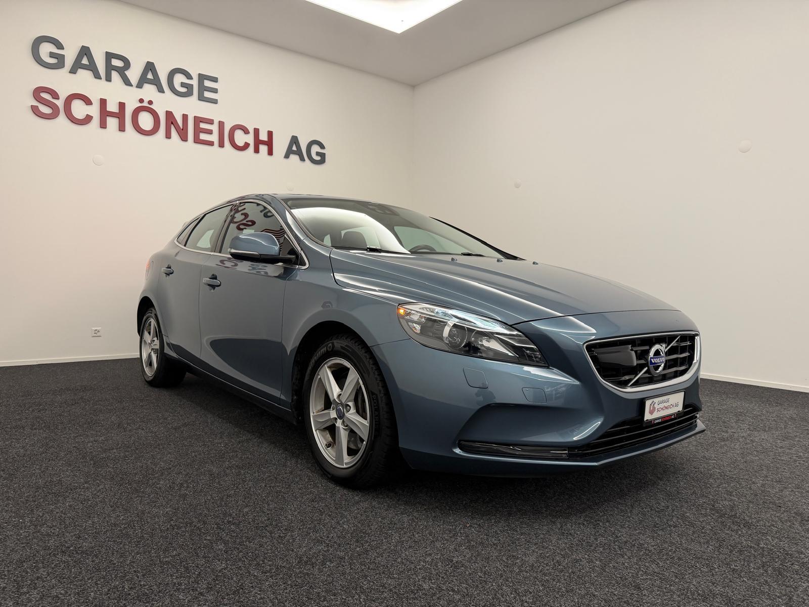 VOLVO V40 2.0 D3 Summum S/S-image-2