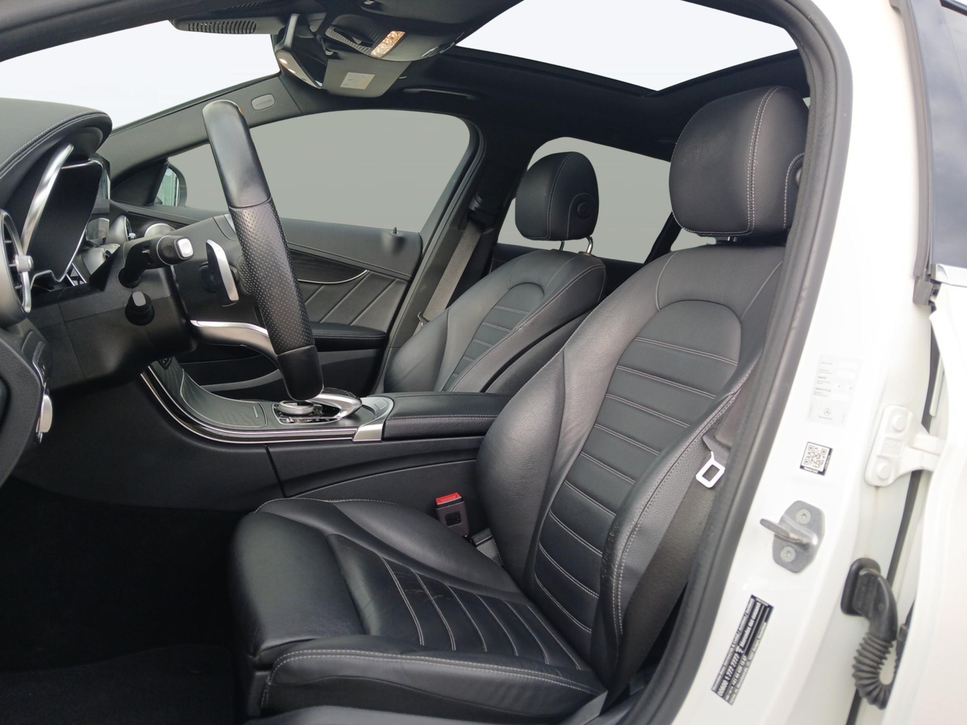 MERCEDES-BENZ C 220 d AMG Line 4matic Kombi-image-8