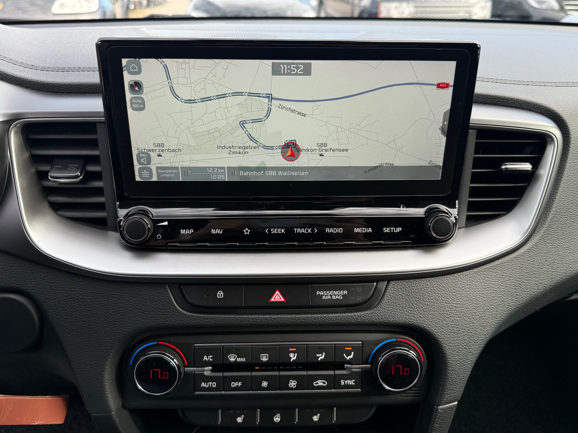 KIA Ceed 1.6 CRDi MHD Power DCT / Frisch ab MFK / 8-fach bereift / Rückfahrkamera / Apple/Andriod Carplay /Navi-image-8