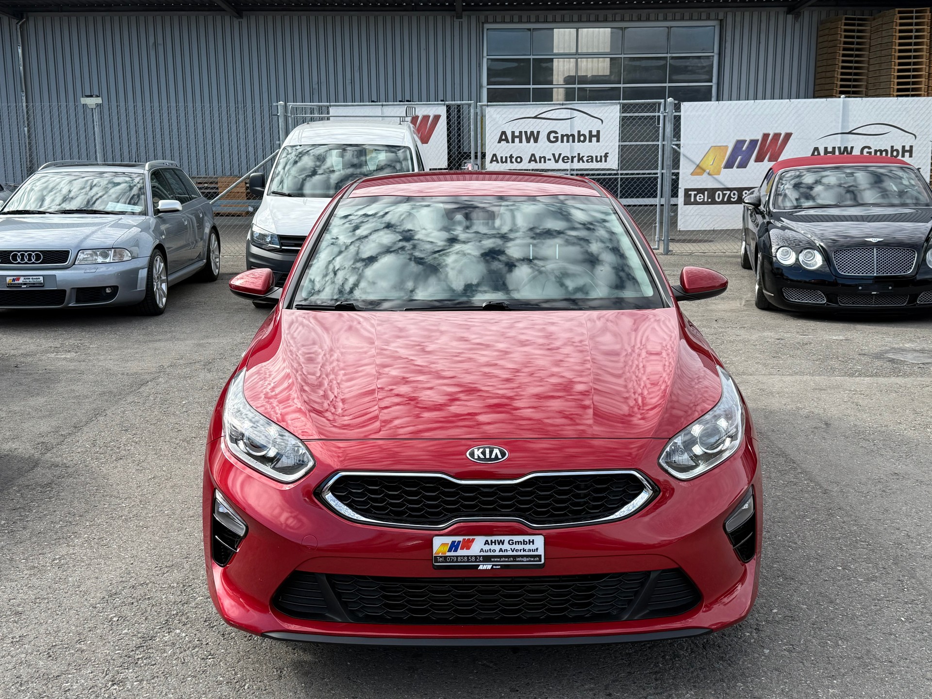 KIA Ceed 1.6 CRDi MHD Power DCT / Frisch ab MFK / 8-fach bereift / Rückfahrkamera / Apple/Andriod Carplay /Navi-image-1