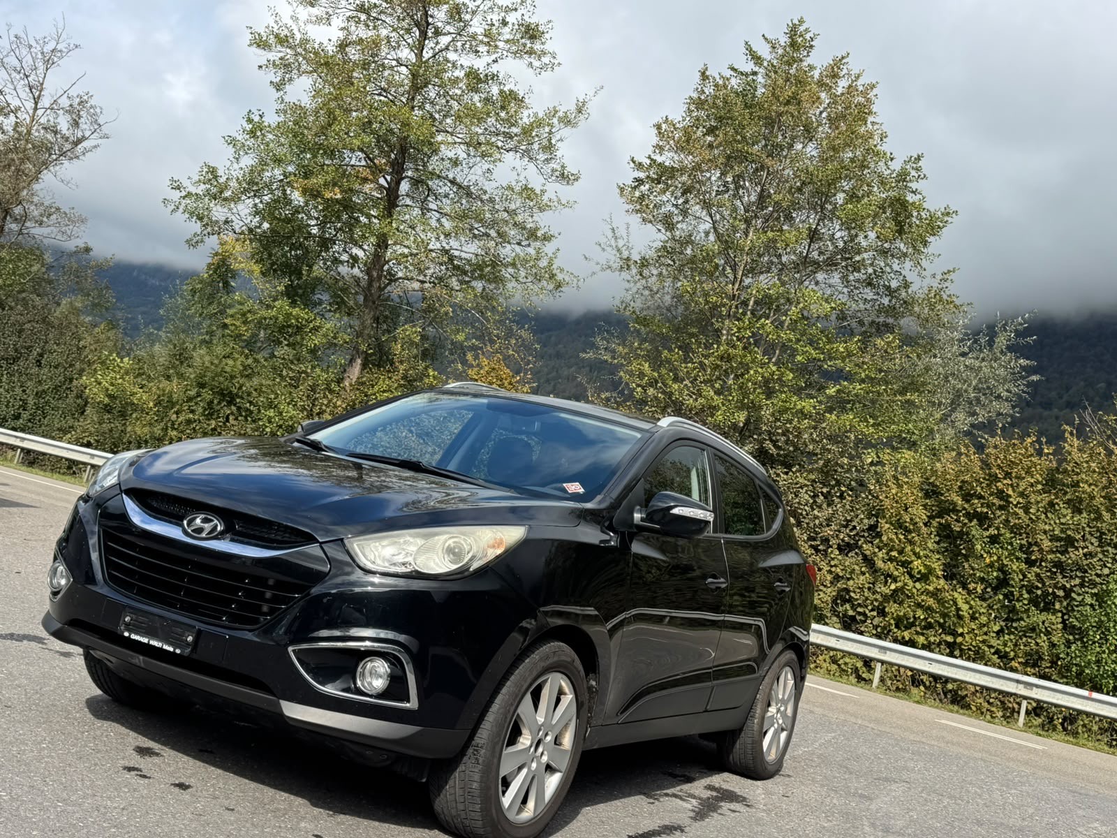HYUNDAI iX 35 2.0 CRDi Premium 4WD-image-2