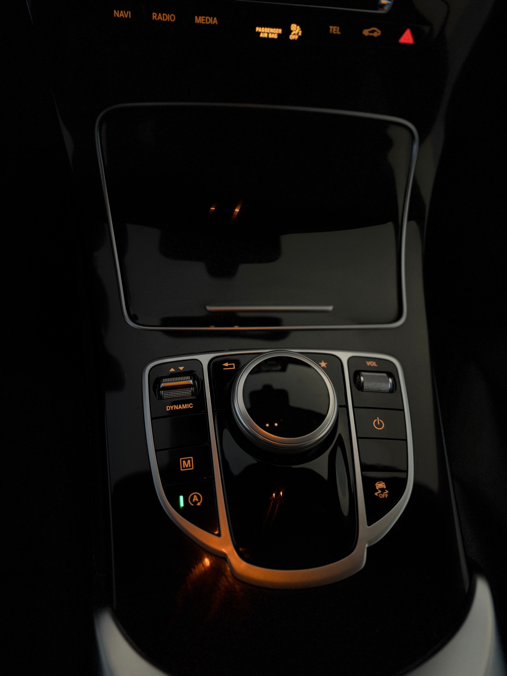 MERCEDES-BENZ GLC 250 d AMG Line 4Matic 9G-Tronic-image-12