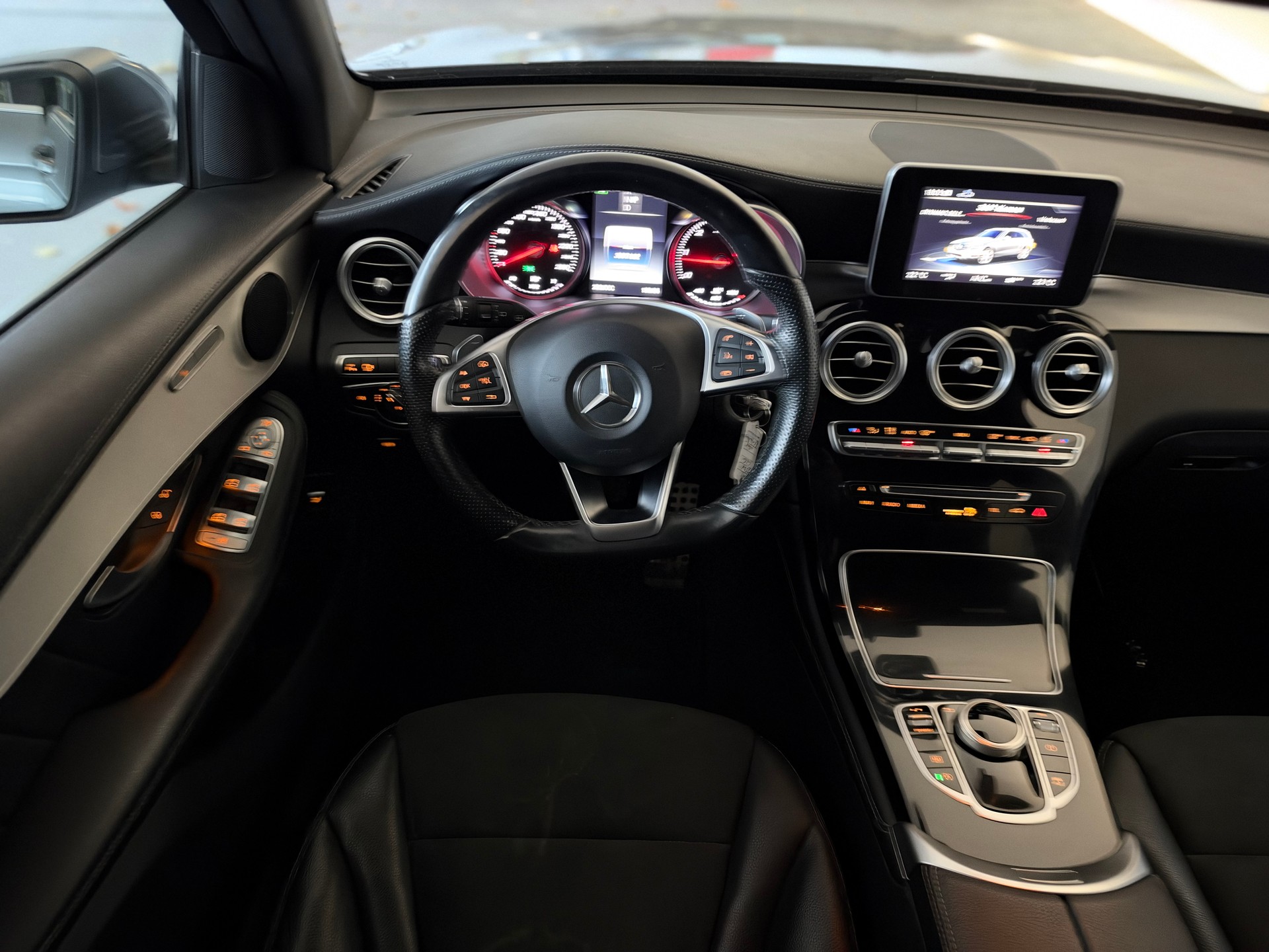 MERCEDES-BENZ GLC 250 d AMG Line 4Matic 9G-Tronic-image-8