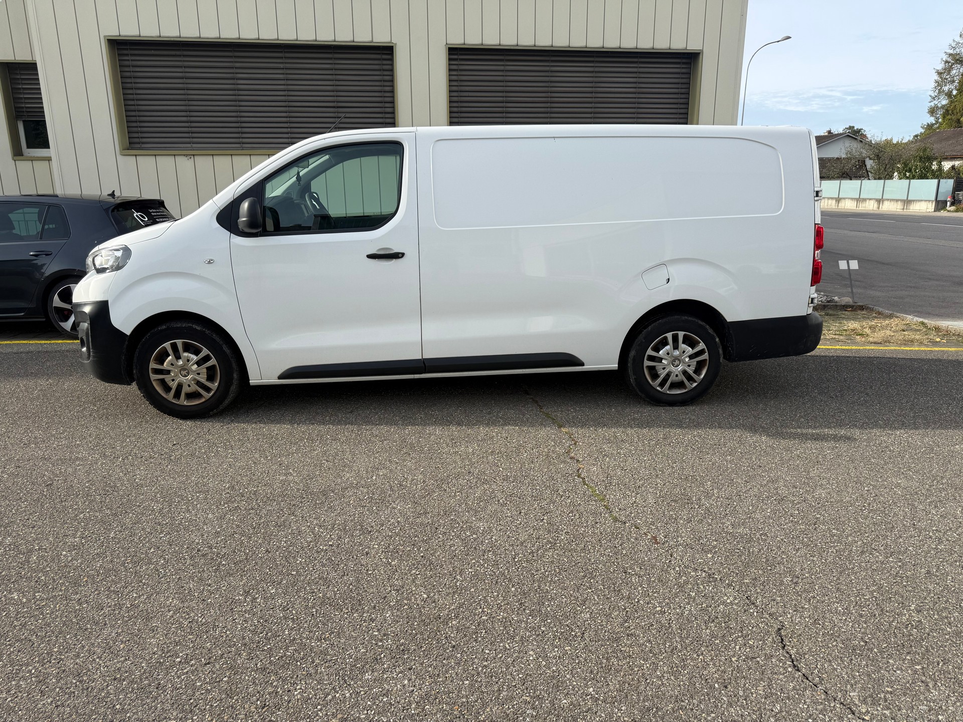 PEUGEOT Expert 2.0 BlueHDi 140 S&S Premium Long-image-1