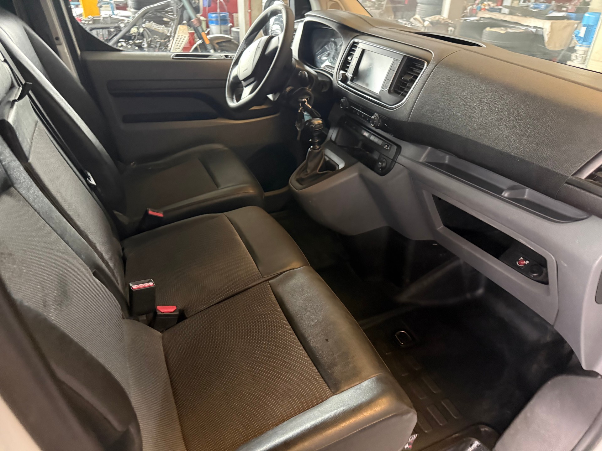 PEUGEOT Expert 2.0 BlueHDi 140 S&S Premium Long-image-5