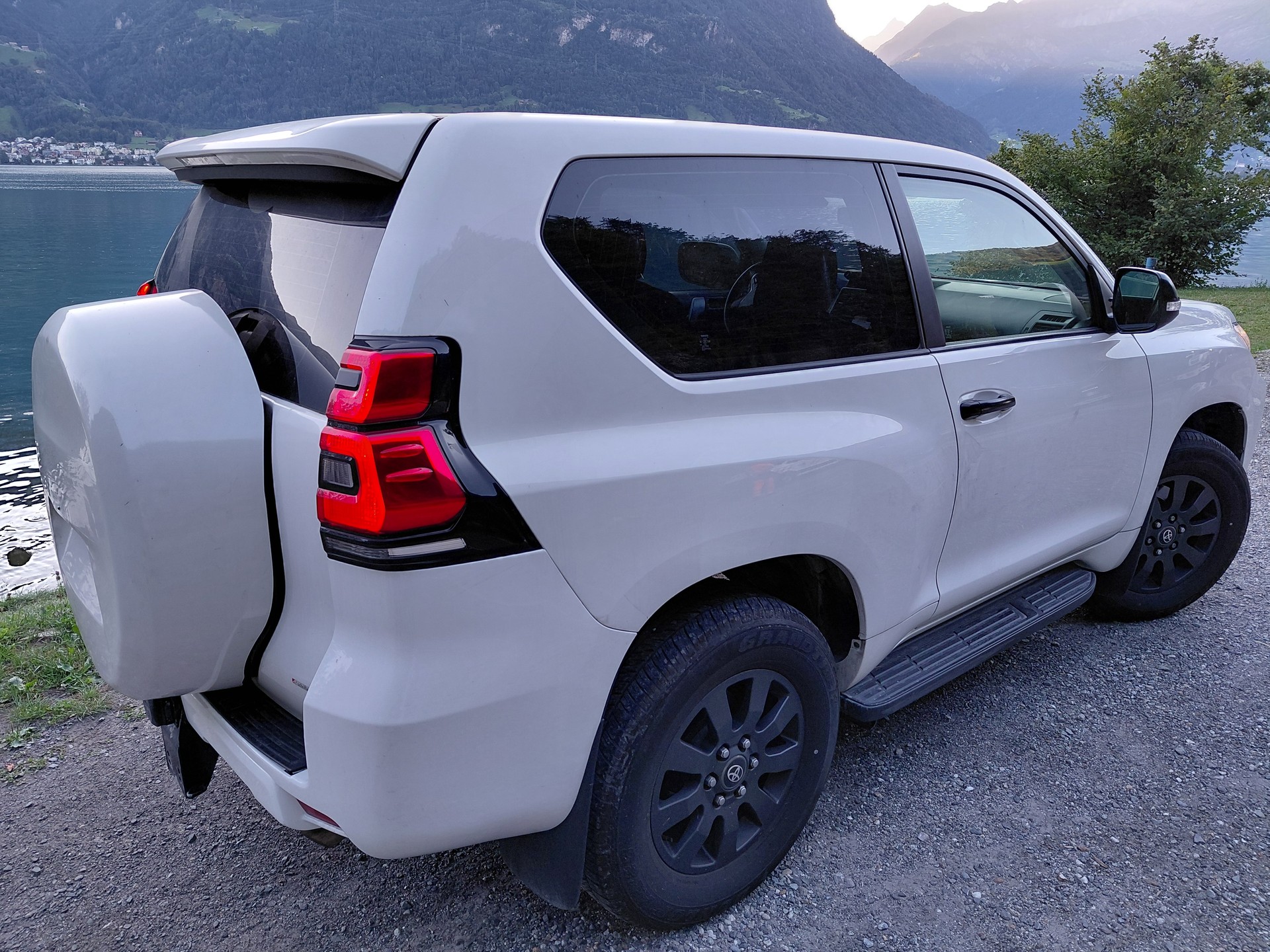 TOYOTA Land Cruiser 3.0 TD Linea-image-3