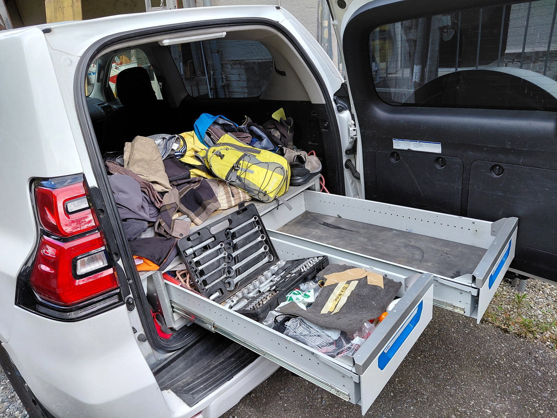 TOYOTA Land Cruiser 3.0 TD Linea-image-8