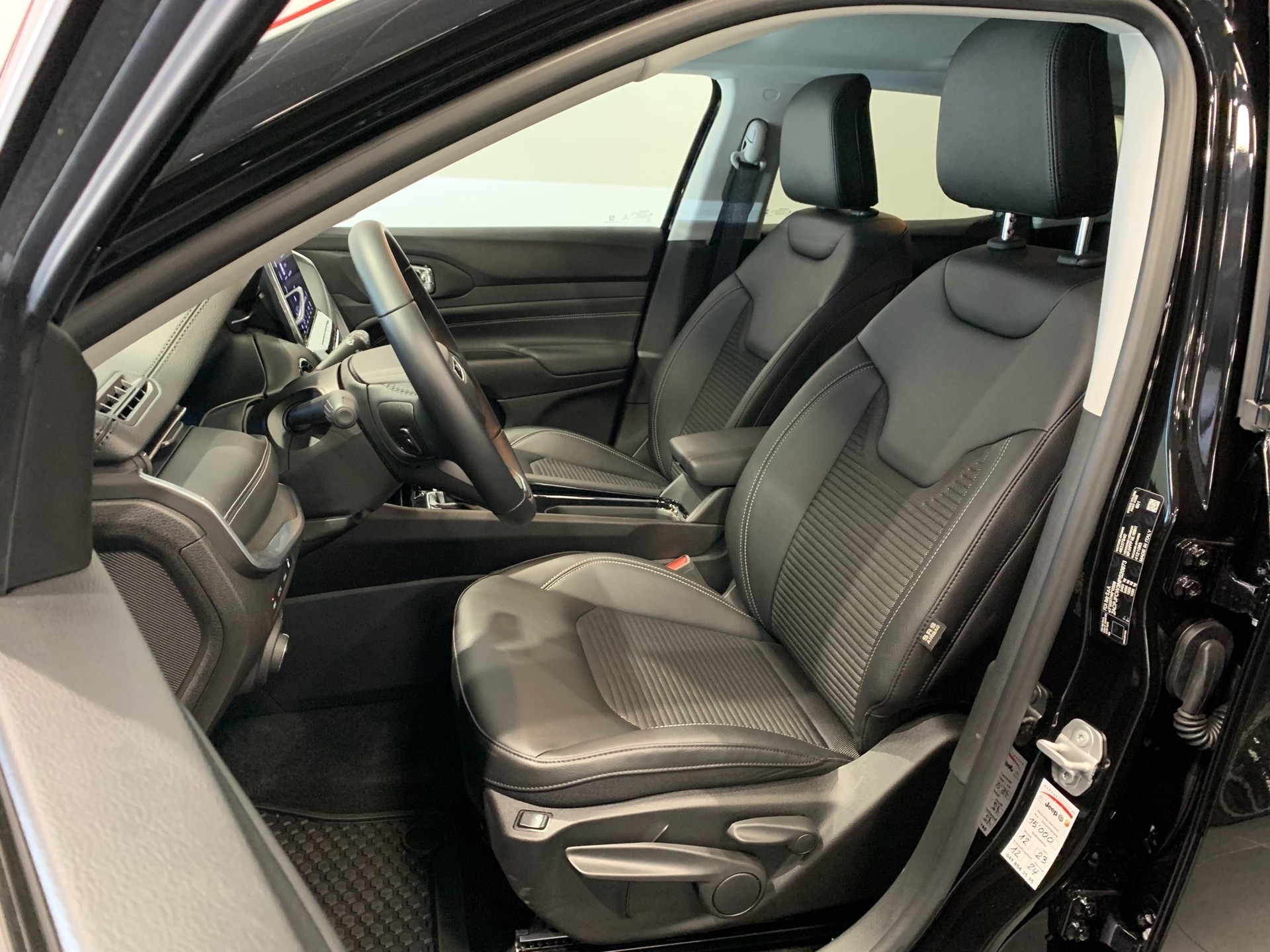 JEEP Compass 1.3 T PHEV Swiss Limited Plus AWD-image-7