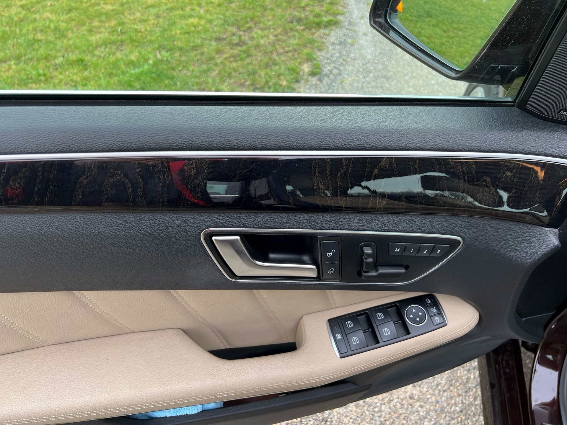 MERCEDES-BENZ E 350 CDI BlueEfficiency 4Matic 7G-Tronic-image-11