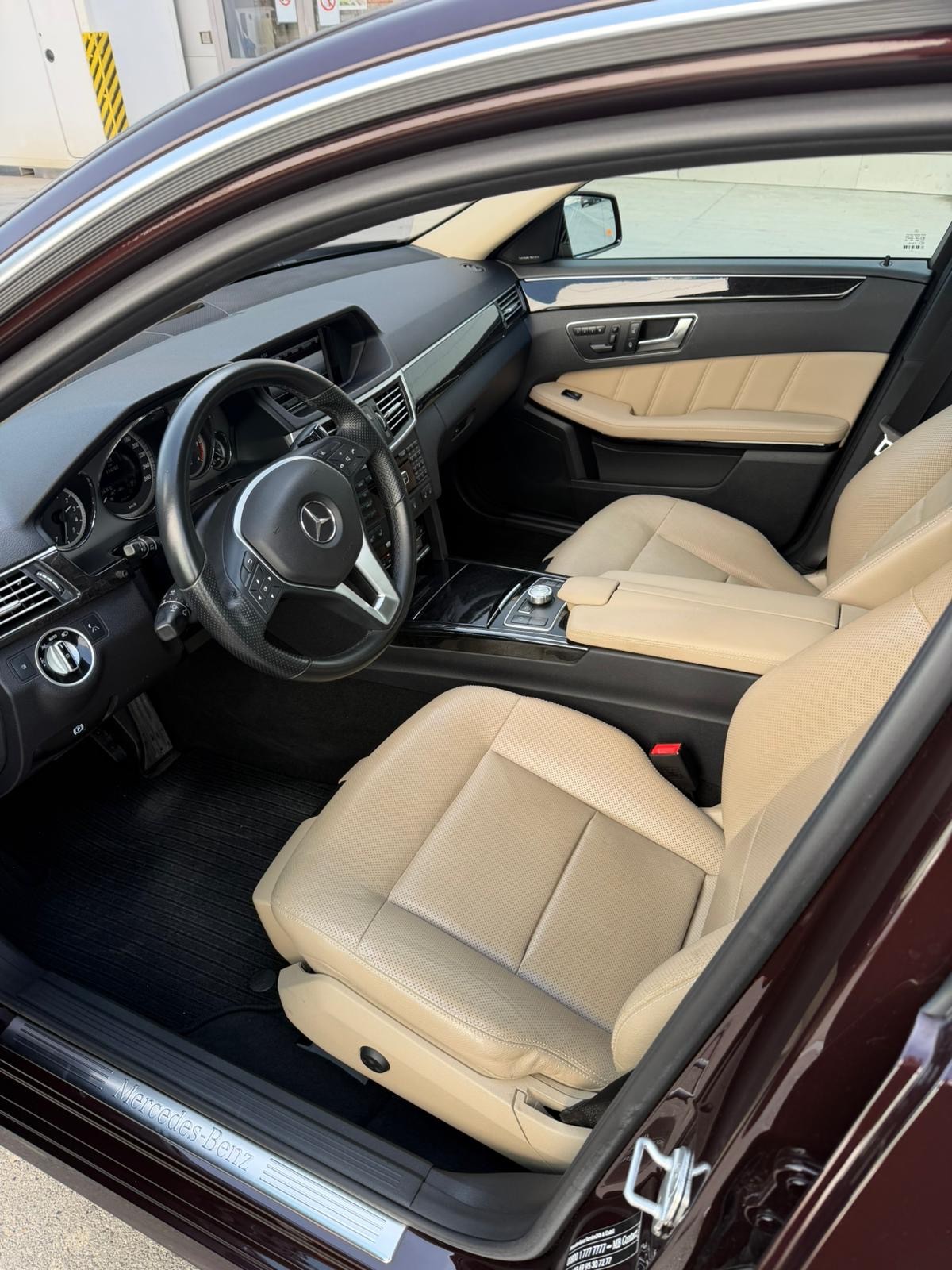 MERCEDES-BENZ E 350 CDI BlueEfficiency 4Matic 7G-Tronic-image-13