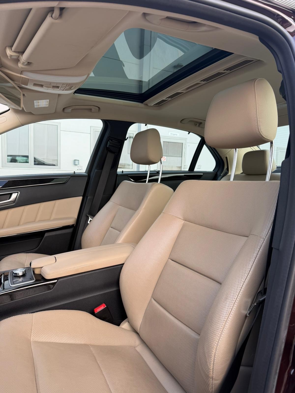 MERCEDES-BENZ E 350 CDI BlueEfficiency 4Matic 7G-Tronic-image-14