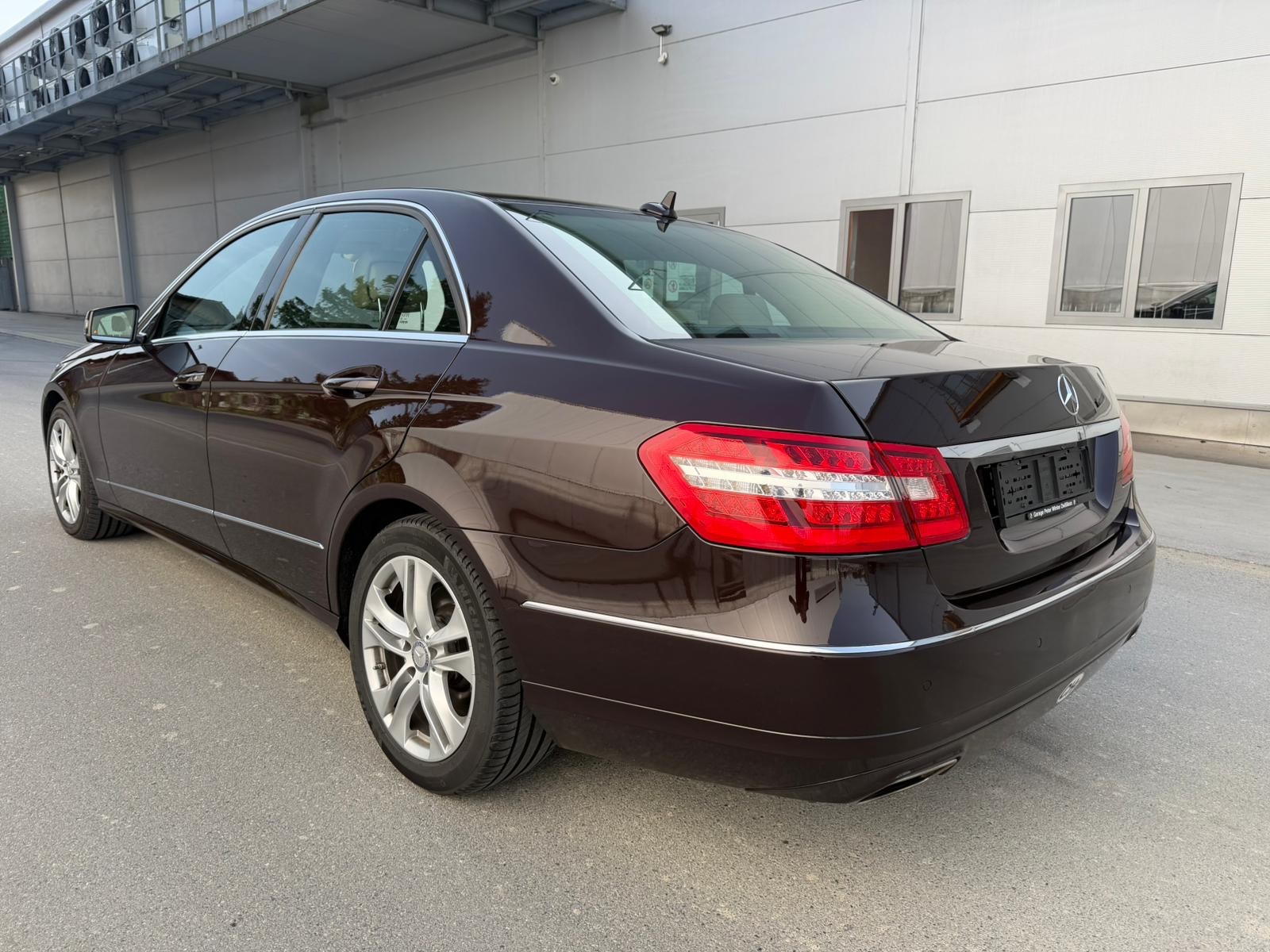 MERCEDES-BENZ E 350 CDI BlueEfficiency 4Matic 7G-Tronic-image-3