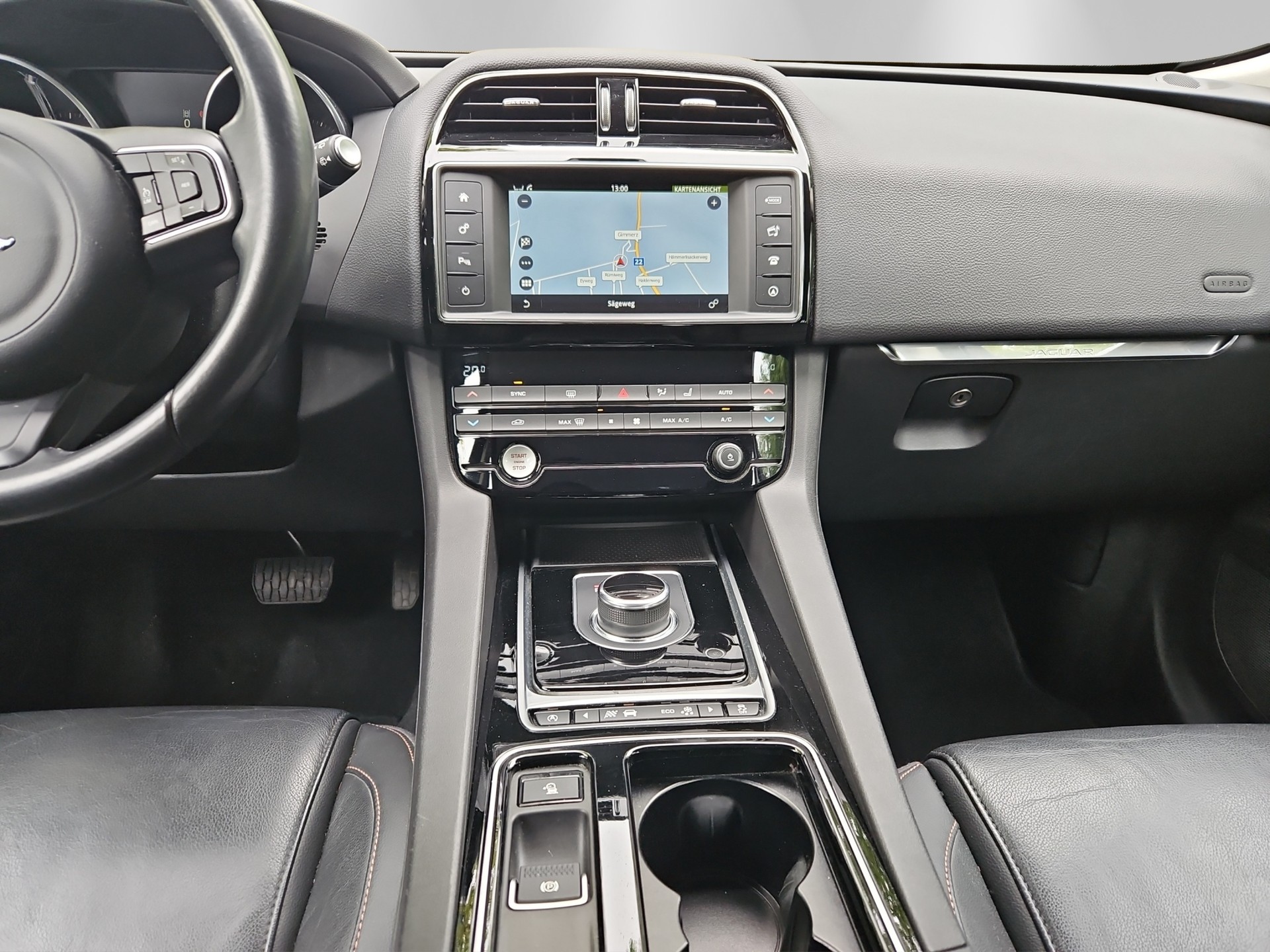 JAGUAR F-Pace 3.0 TD Prestige AWD Automatik-image-10