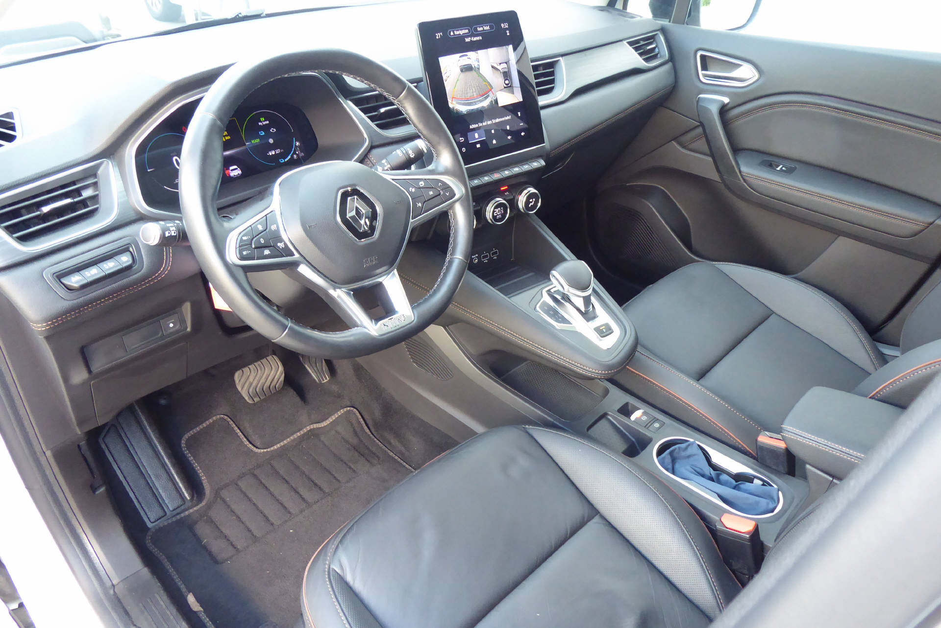RENAULT Captur 1.6 E-Tech Initiale Paris DHT-image-4