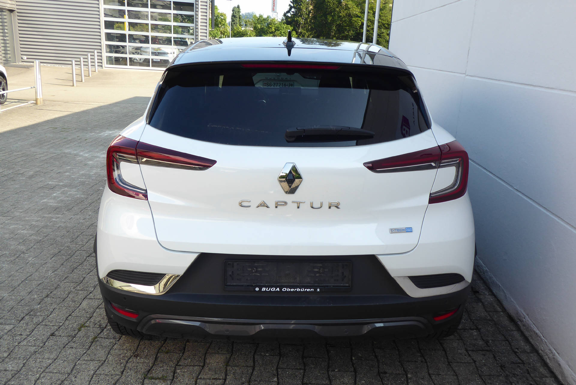 RENAULT Captur 1.6 E-Tech Initiale Paris DHT-image-3