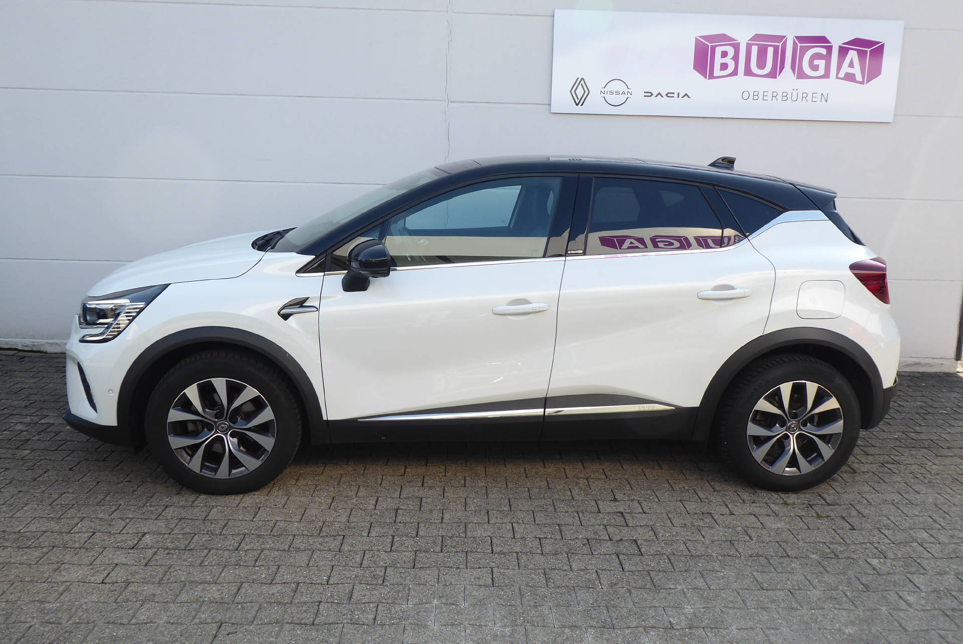 RENAULT Captur 1.6 E-Tech Initiale Paris DHT-image-1