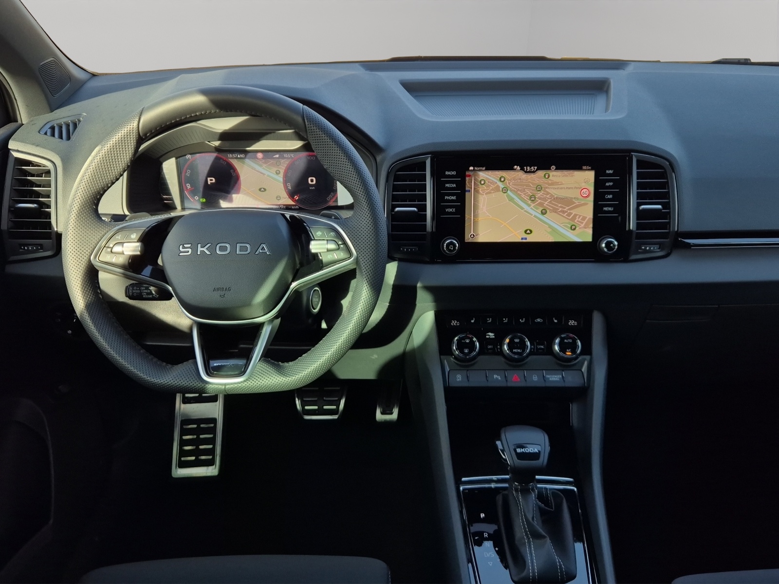 SKODA Karoq 1.5 TSI SportLine DSG-image-6