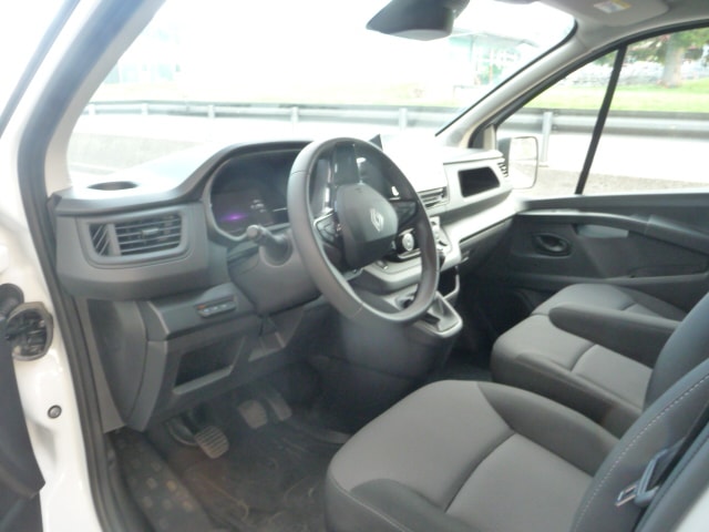 RENAULT Trafic 2.0 Blue dCi 130 Advance L1H1-image-12