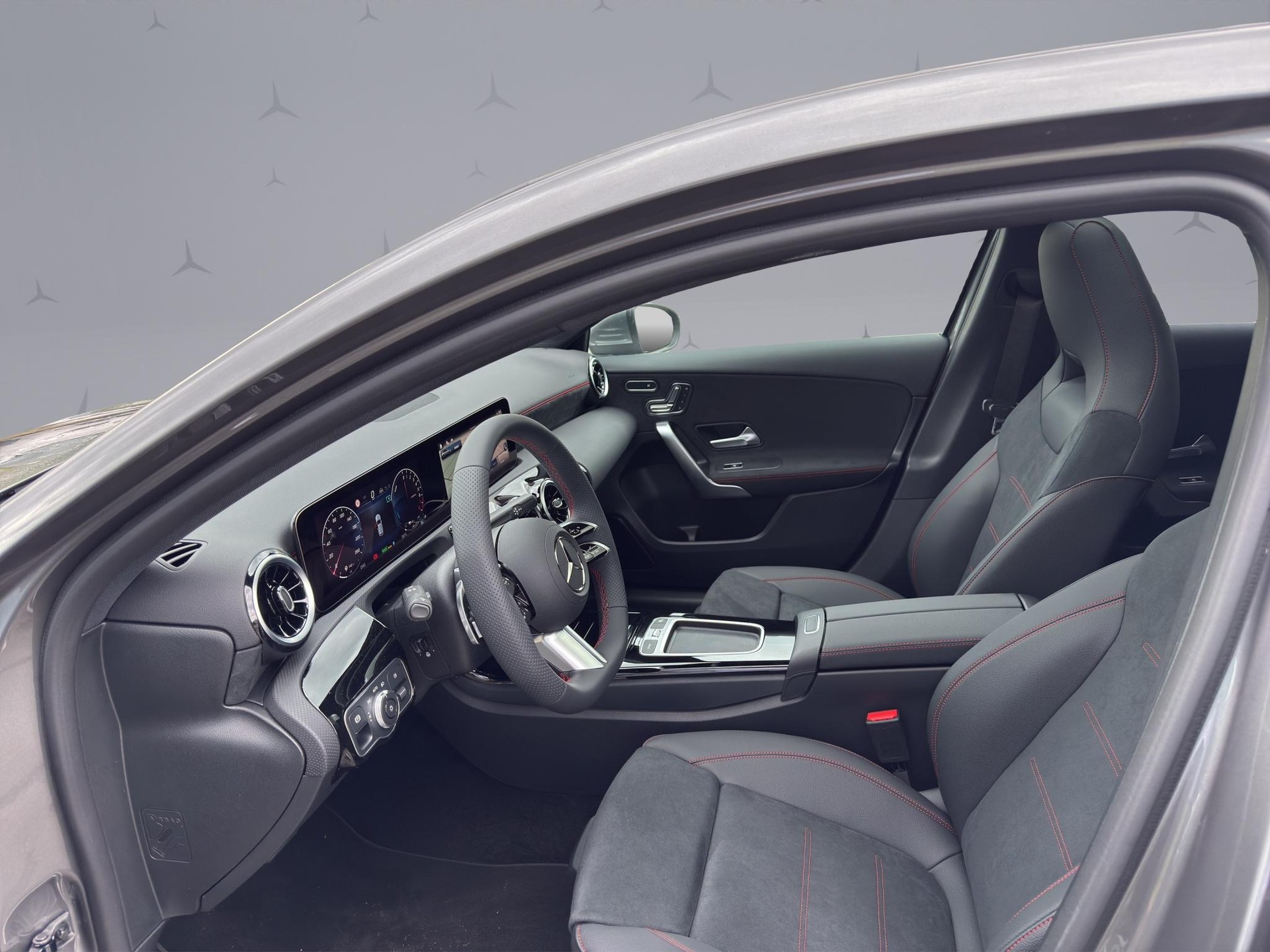 MERCEDES-BENZ A 250 e-image-8