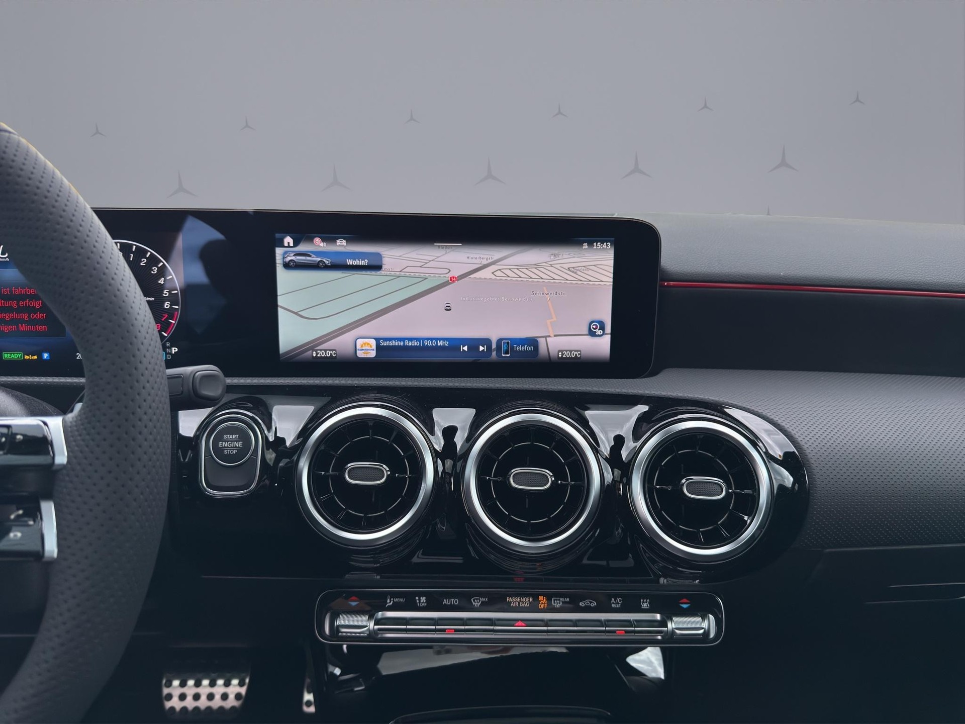 MERCEDES-BENZ A 250 e-image-13