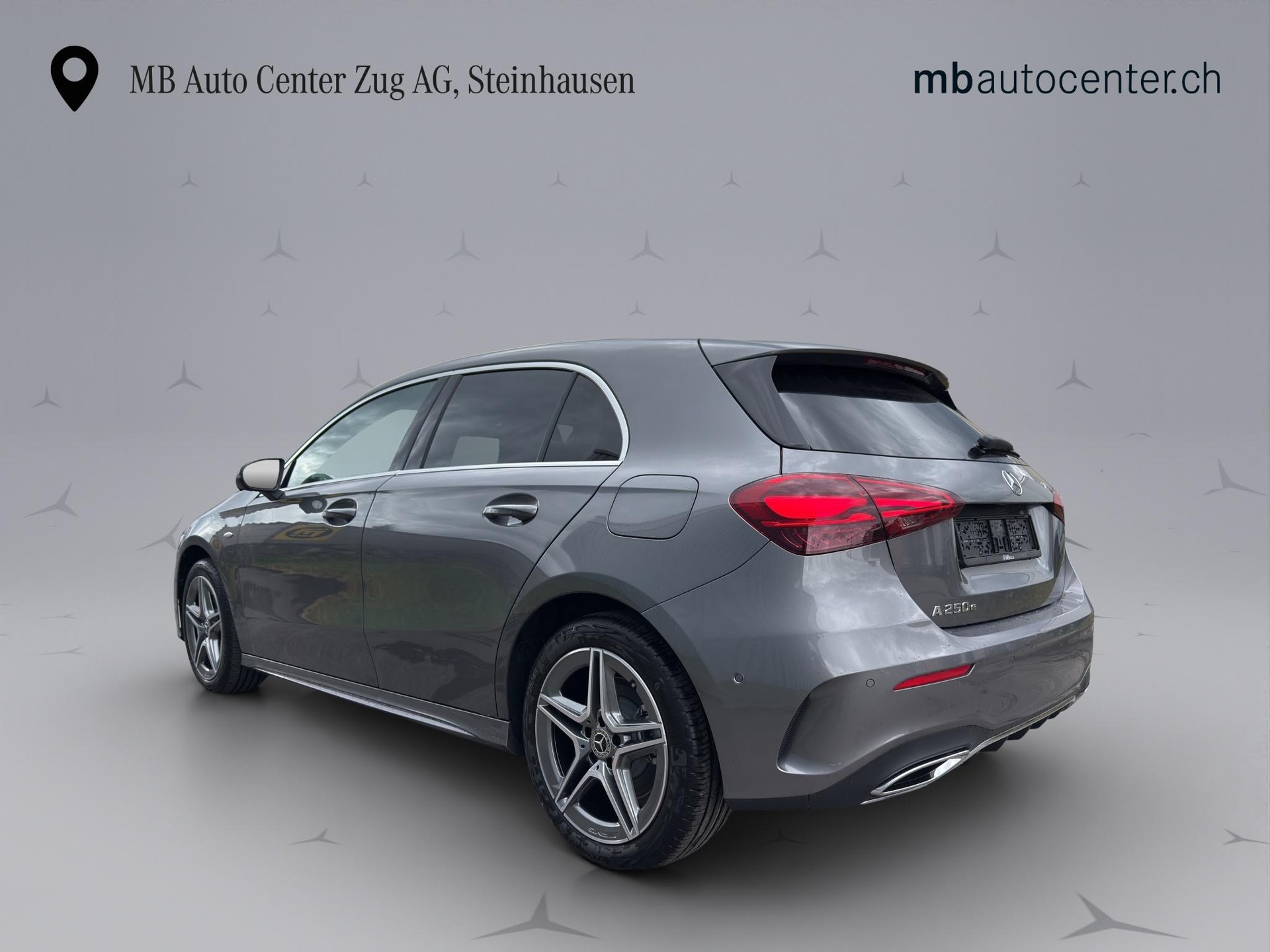 MERCEDES-BENZ A 250 e-image-2
