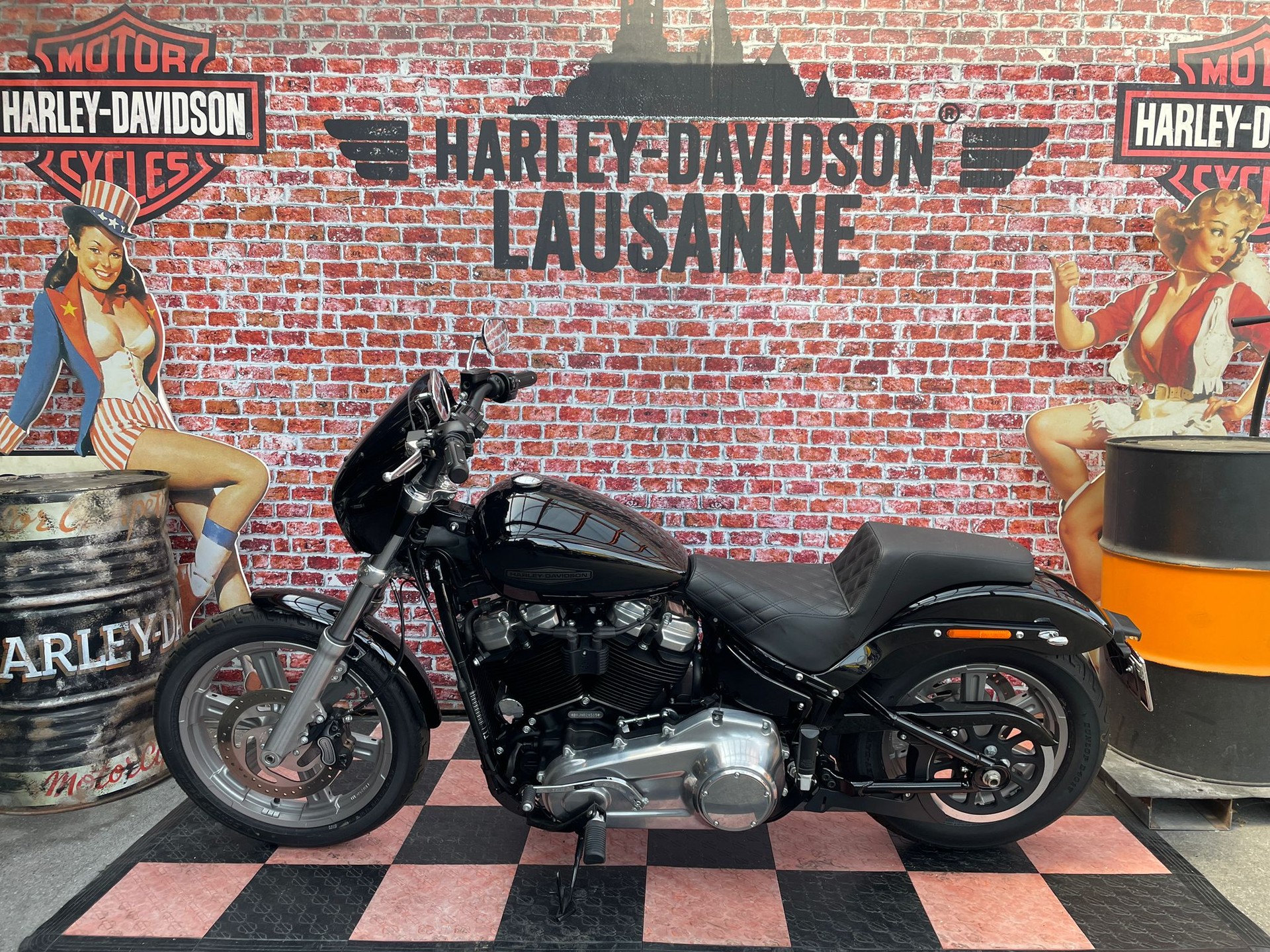 HARLEY-DAVIDSON FXST Softail Standard 107-showroom-element-1