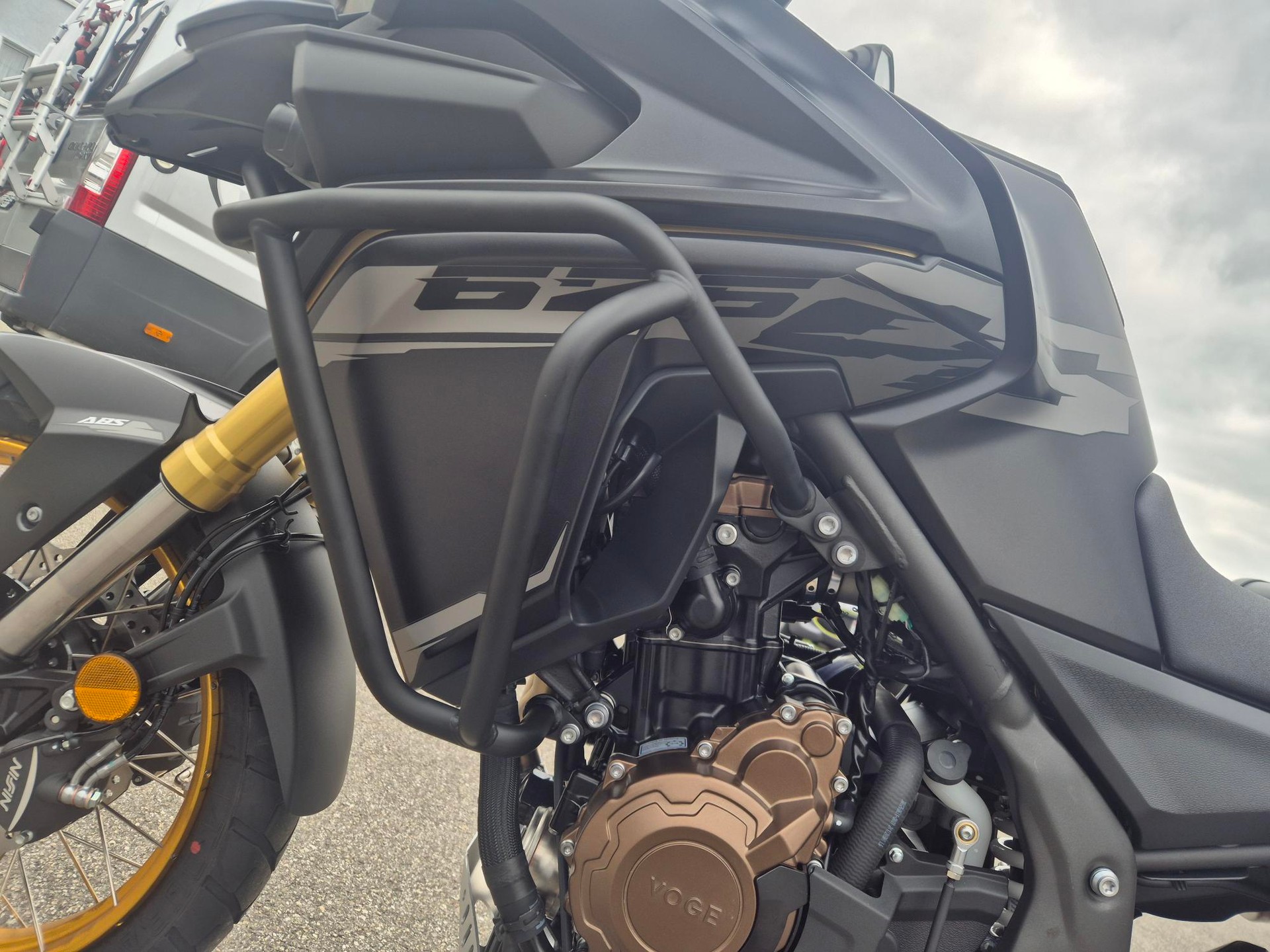 VOGE 625 DSX 35kW / 47kW Black Knight-showroom-element-3