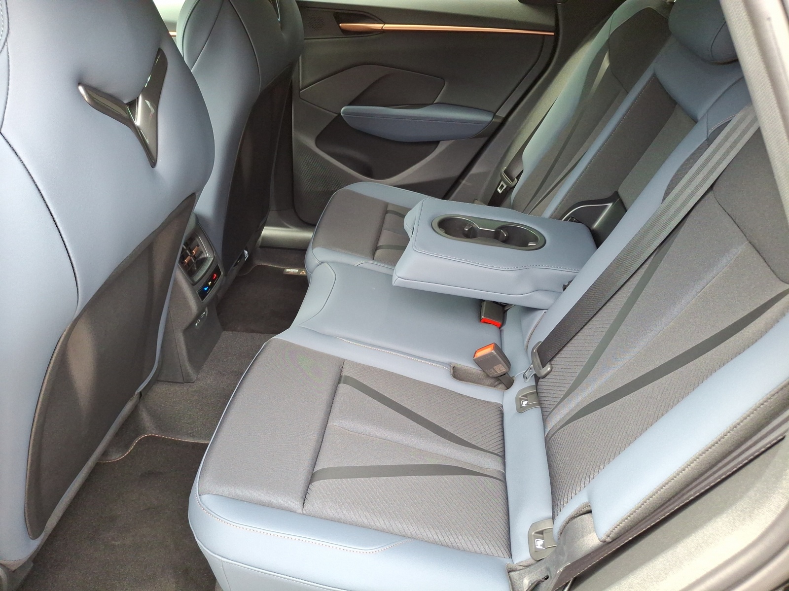 CUPRA Terramar 1.5 eHybrid DSG VZ-image-11