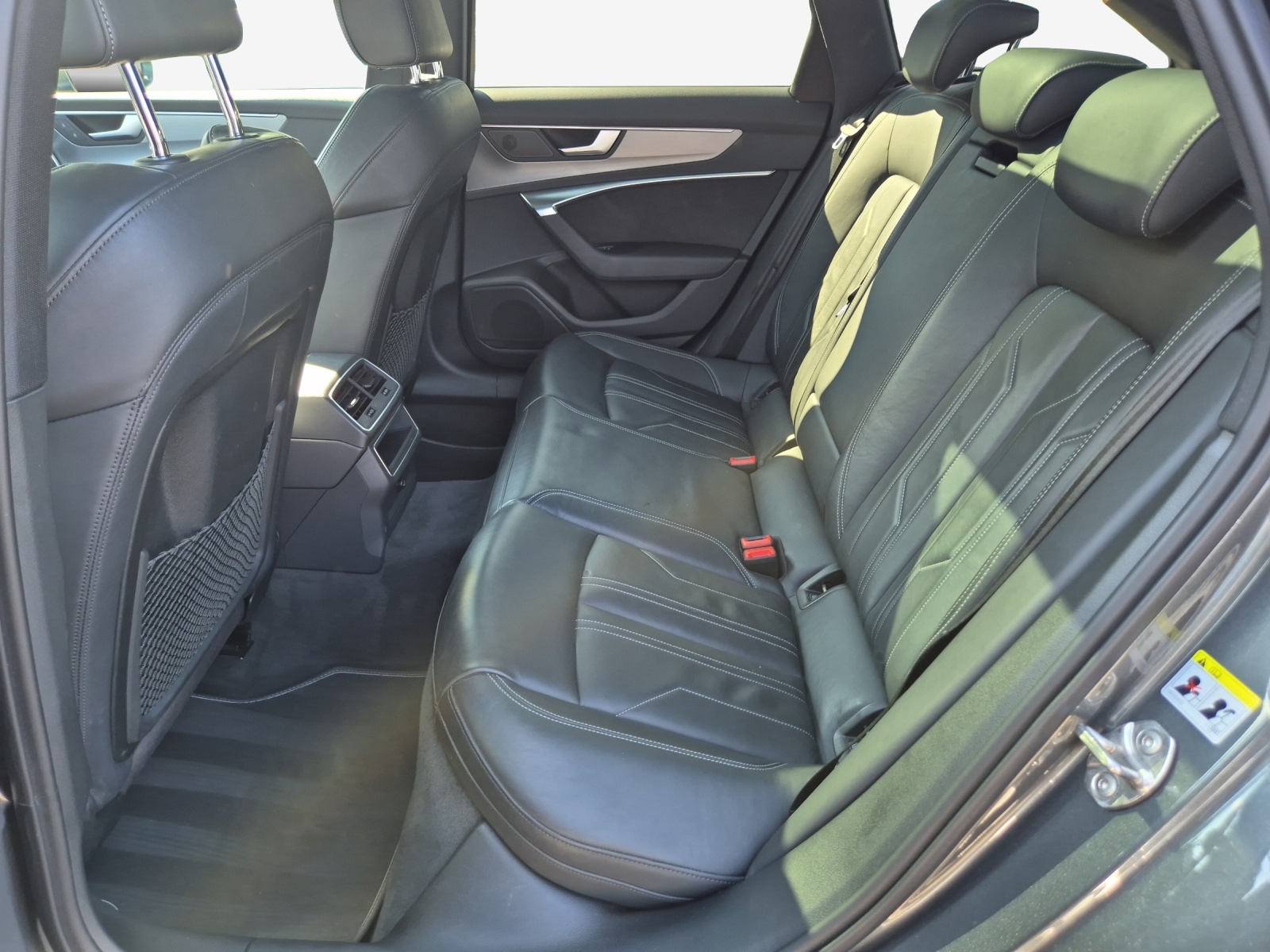 AUDI A6 Avant 40 TDI Sport Attraction quattro S-tronic-image-11