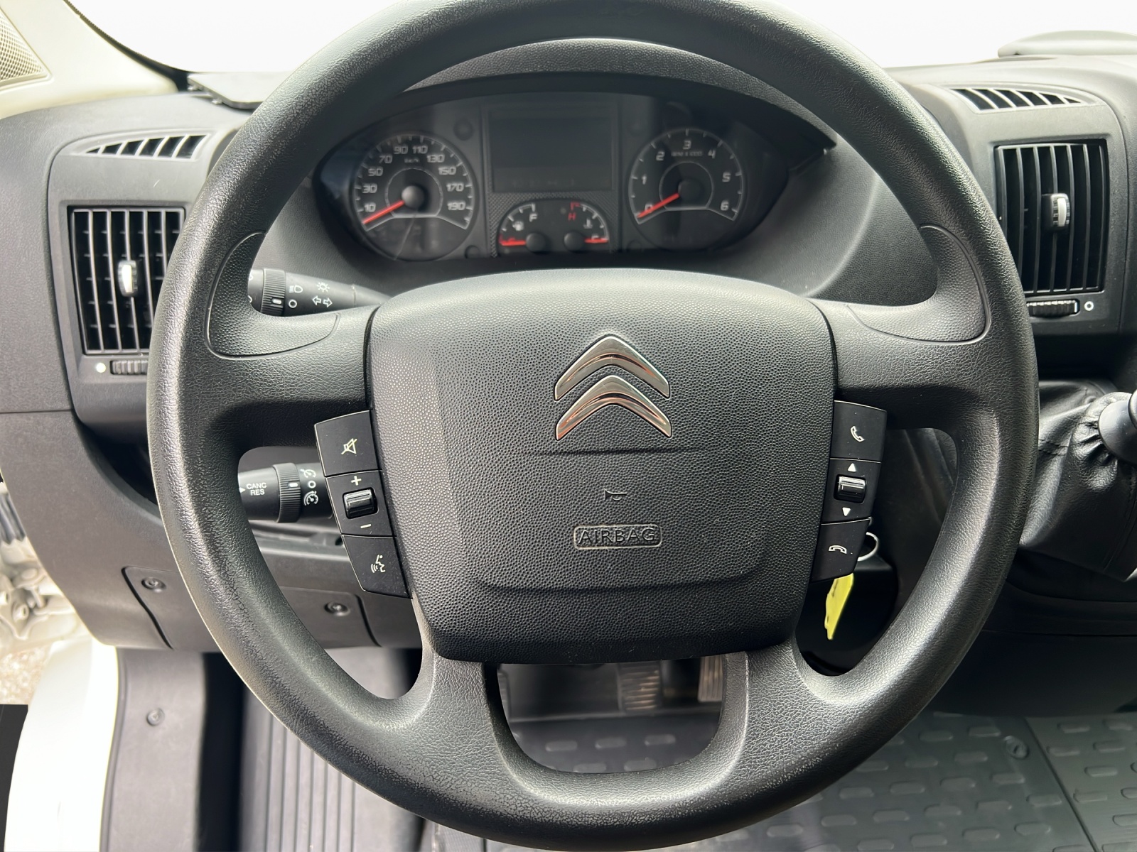 CITROEN Jumper 33 2.2 BlueHDi 140 Club L2H2-image-10