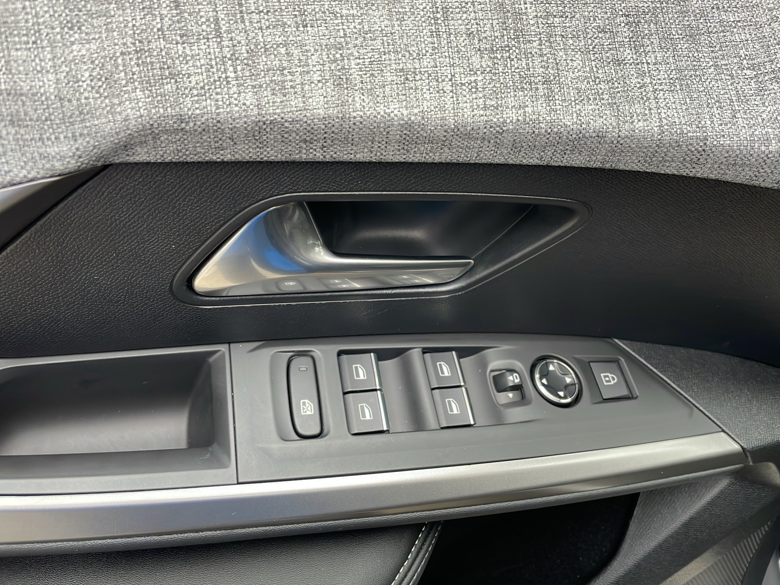 PEUGEOT 5008 145 e-DCS6 GT-image-13