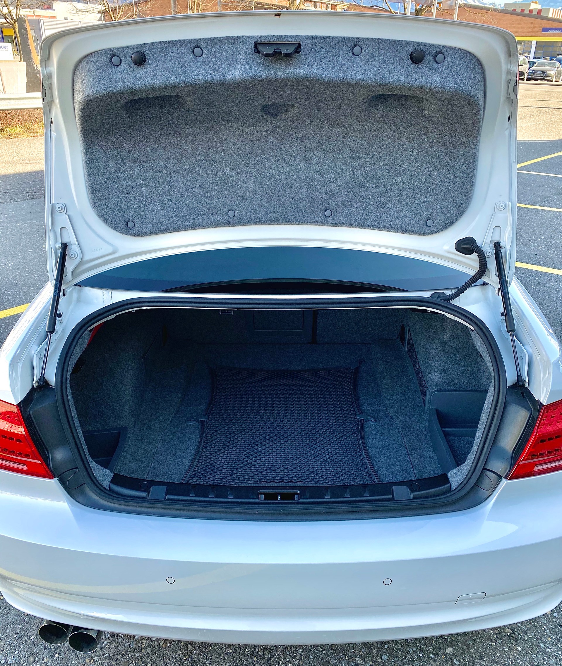 BMW 320d Coupé-image-11