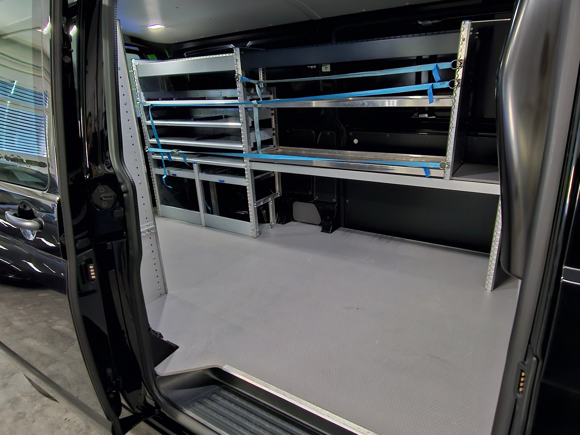 VW T6.1 2.0 TDI Entry, Lang, 3 Sitzplätze-image-13