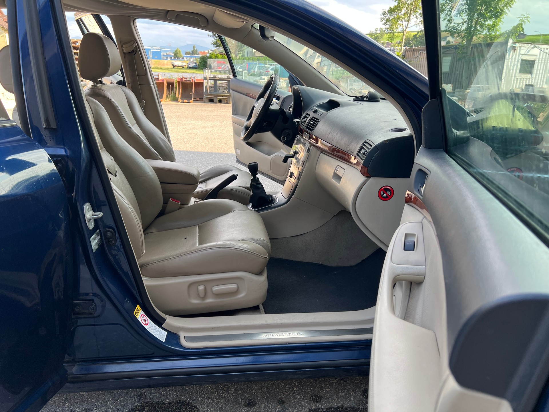 TOYOTA Avensis 2.2D-4 D CleanPower Linea Sol Sportswagon-image-9