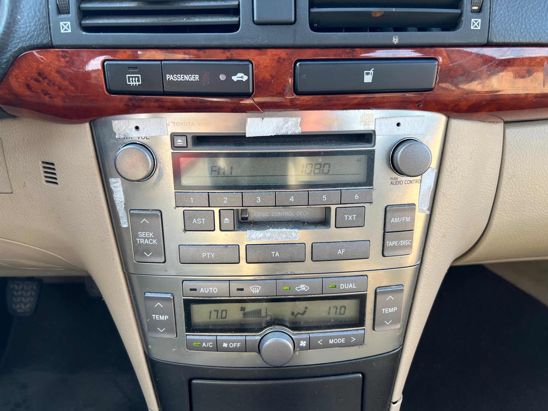 TOYOTA Avensis 2.2D-4 D CleanPower Linea Sol Sportswagon-image-14
