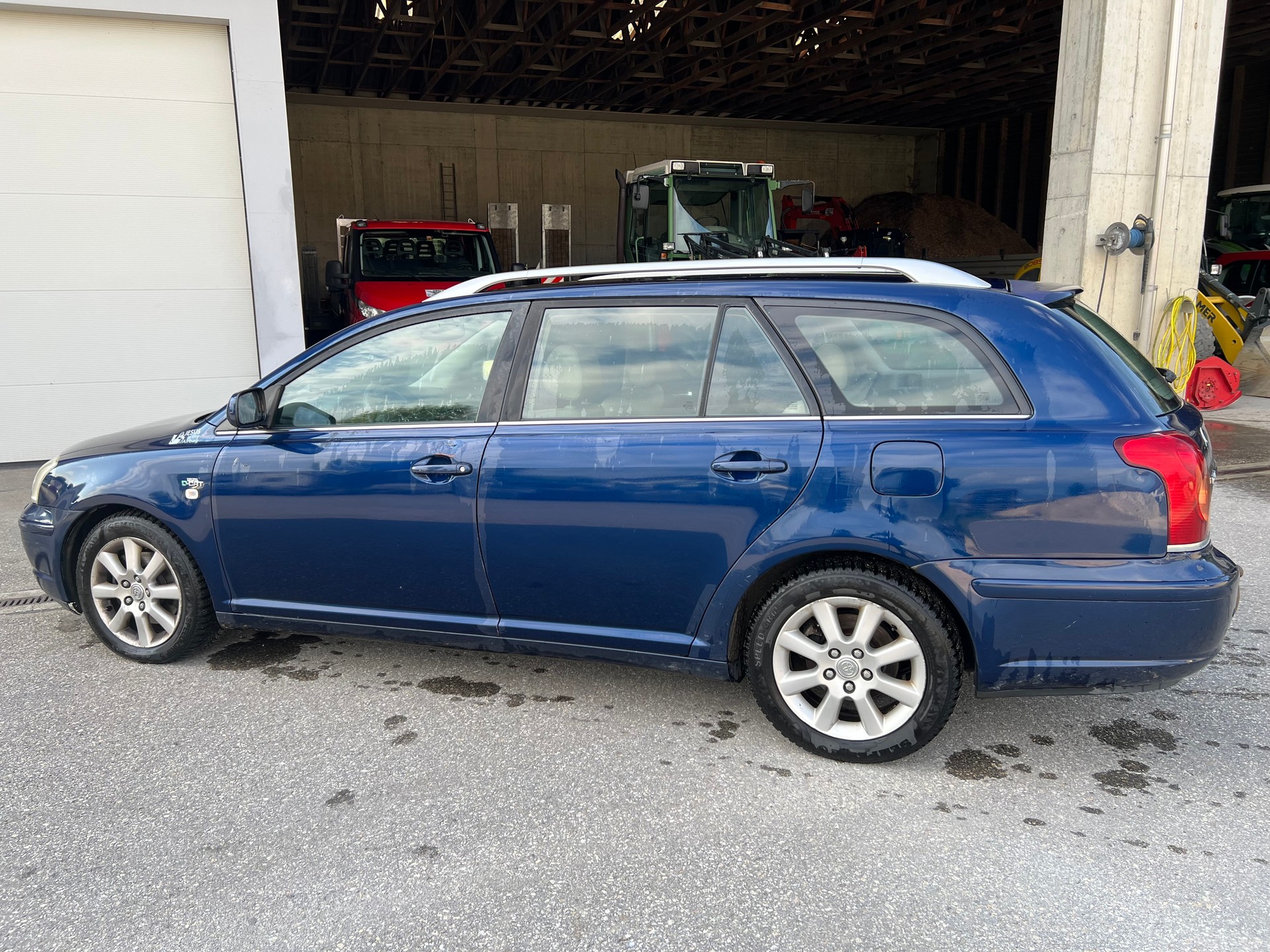 TOYOTA Avensis 2.2D-4 D CleanPower Linea Sol Sportswagon-image-4