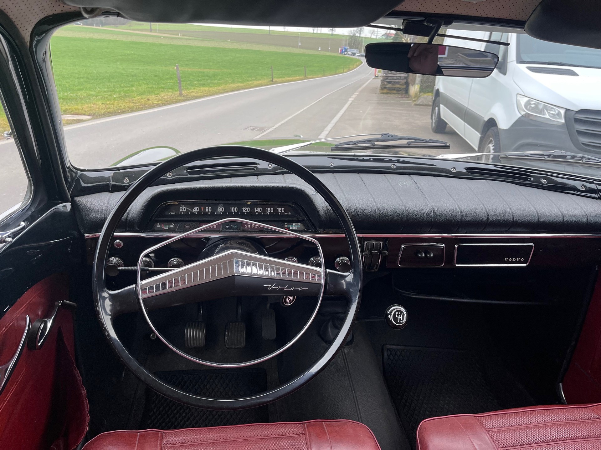 VOLVO 121-image-13