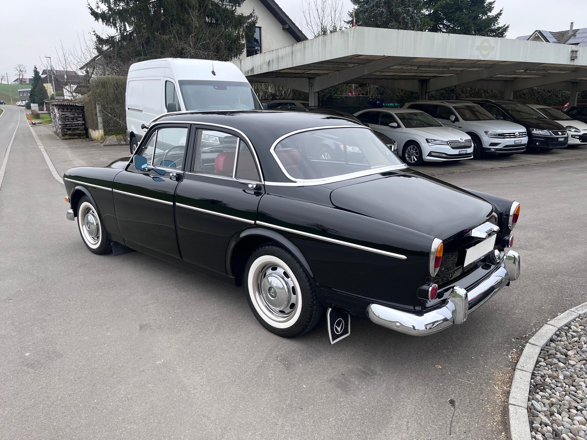 VOLVO 121-showroom-element-3