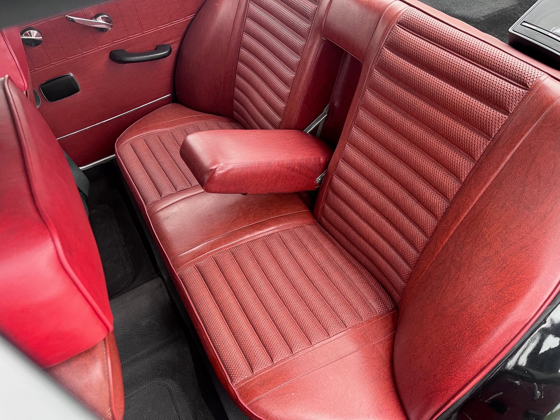 VOLVO 121-image-11