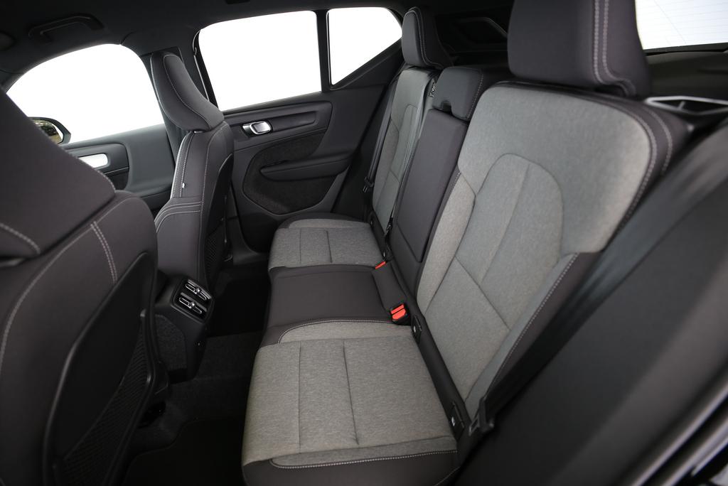 VOLVO XC40 2.0 B3 MH XCITE-image-9