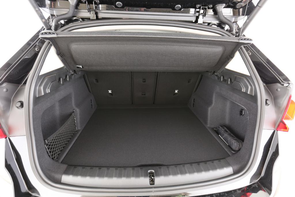 BMW X1 23i xDrive-image-4